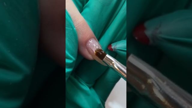 Ногти к платью ? а вы подбираете цвет ногтей под одежду? ? #маникюр #дизайнногтей #гельлак смотреть онлайн