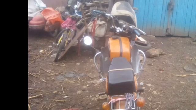 Сравнение мото Ява 250 первого выпуска ,Явы Махинджры иВосхода 250 смотреть онлайн