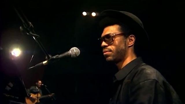 Cesaria Evora - Live in Paris 1995 смотреть онлайн