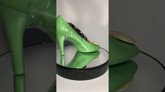 Фигурный шоколад ручной работы туфли САЛАТОВЫЕ с конфетами ручной работы/подарочная упаковка (300гр смотреть онлайн