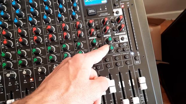 Harbinger L2404 fx-usb envio de efectos. смотреть онлайн
