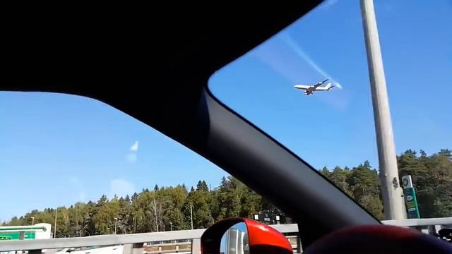 Самолёты висят в воздухе Подборка Матрица глючит Встречный ветер Скрытые НЛО Илл смотреть онлайн