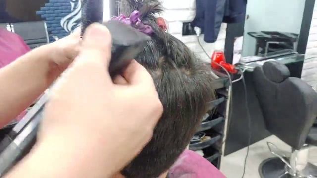 Классическая Мужская Стрижка 2021 Barber. hair style.classic men's haircut. смотреть онлайн