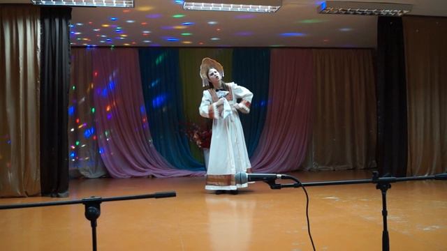 Сценка - поздравление женщин с 8 Марта. Амбинская школа смотреть онлайн