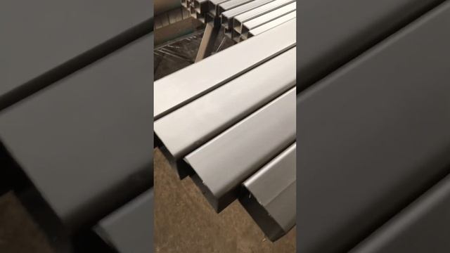 Навес 7 на 5 красим, упаковываем.