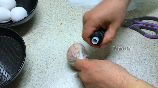 НЕОБЫЧНЫЙ способ покраски яиц на Пасху. Мраморные яйца. Subtitles смотреть онлайн