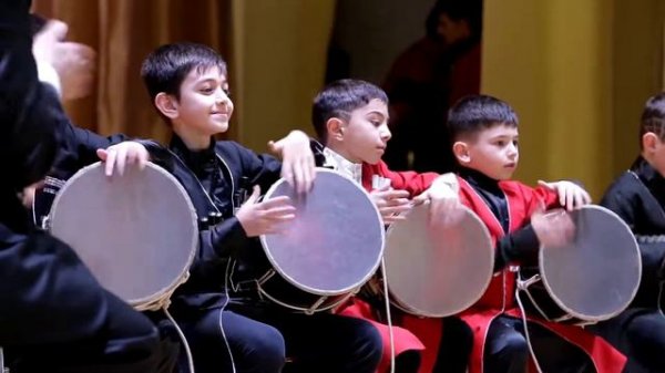 номер с барабанами