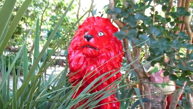 Red Lion with the Red Lion Amaryllis смотреть онлайн