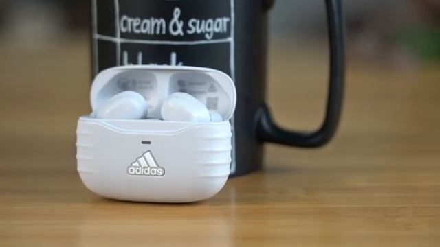 Více pruhů, více muziky?! Sportovní sluchátka ADIDAS! (SROVNÁVACÍ RECENZE # 1576) смотреть онлайн