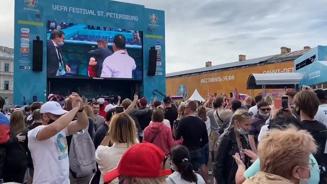 Евро2020 Россия:Финляндия футбольная деревня Санкт-Петербург. Последние минуты матча. Euro2020