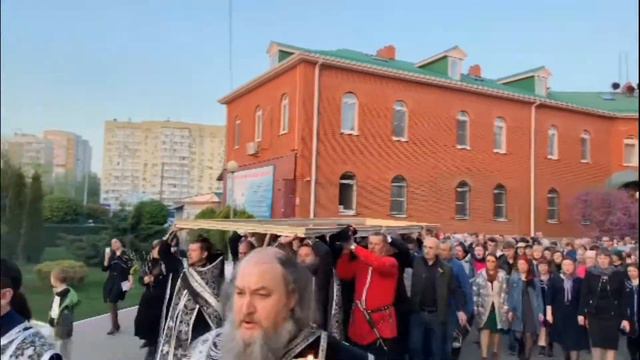 Крестный ход в Страстную пятницу смотреть онлайн