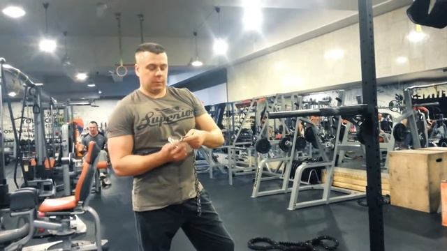 Отжимания на брусьях с дополнительным весом смотреть онлайн