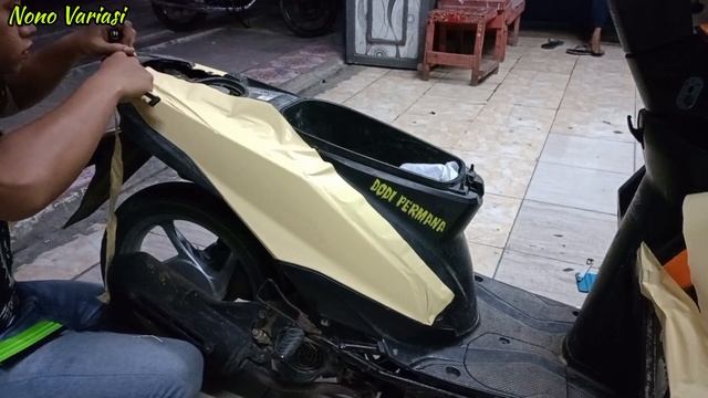 Warna Cream Glossy * Pasang Skotlet Sticker Motor Matic Honda Beat @Nono.Variasi смотреть онлайн