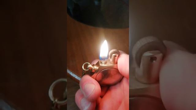 Зажигалка. Латунь. смотреть онлайн