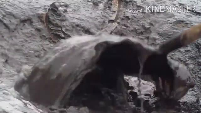 Представьте себе что это не яма с водой...