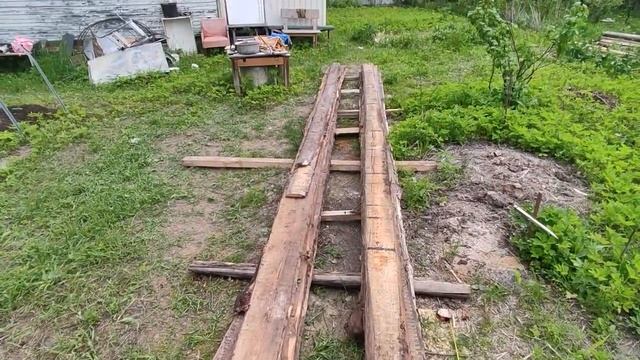 Легкий способ быстро распилить старые доски бензопилой смотреть онлайн