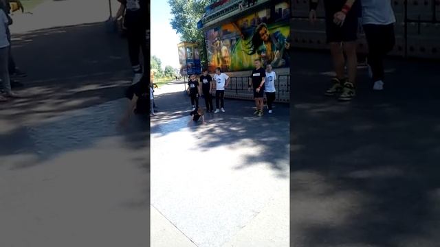 Уличные танцы под песню ( это время ) смотреть онлайн