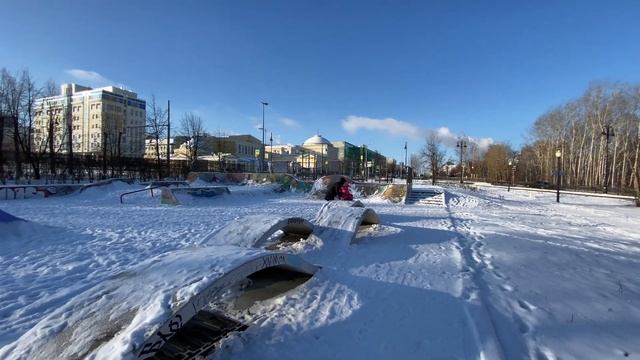 Дворец Молодёжи. Прогулка по Екатеринбургу смотреть онлайн