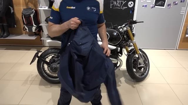 Обзор городской экипировки. Модели Venting и Club от BMW Motorrad