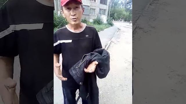 Мужчина взял котят у б.Гали и пытался выбросить смотреть онлайн