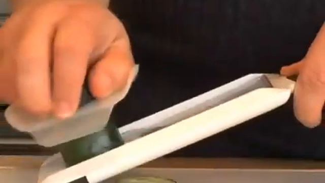 How to Use the OXO Handheld Mandoline смотреть онлайн