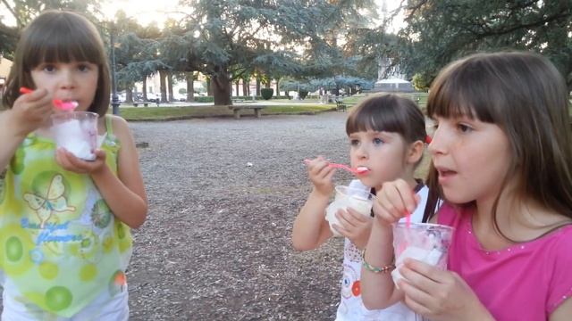 Покупаем Йогурт Челлендж У Кого ВКУСНЕЙ ЙОГУРТ Хотели Украсть У Мамы Йогурт смотреть онлайн