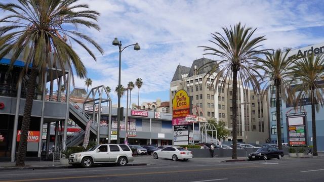Wilshire Gramercy Strip Mall on Wilshire Blvd. in Ktown, Los Angeles (view from across Wilshire) смотреть онлайн