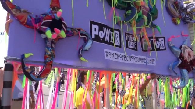 191. АНГЛИЯ. ЛОНДОН. 8 МАРТА. Никакого праздника! Как отмечают Международный женский день в Англии? смотреть онлайн