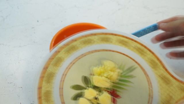 Вводим в прикорм кисломолочные продукты, печенье, желток Когда, зачем и в каком количестве? смотреть онлайн