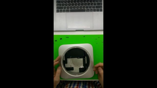 Установка ssd в Mac mini 2014г смотреть онлайн