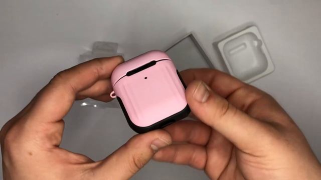 Видео обзор: Чехол для Apple AirPods противоударный розовый смотреть онлайн