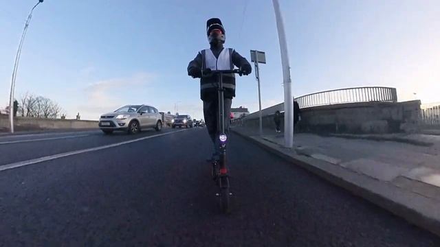 KS N1B Electric Scooter. Cruising along the city смотреть онлайн