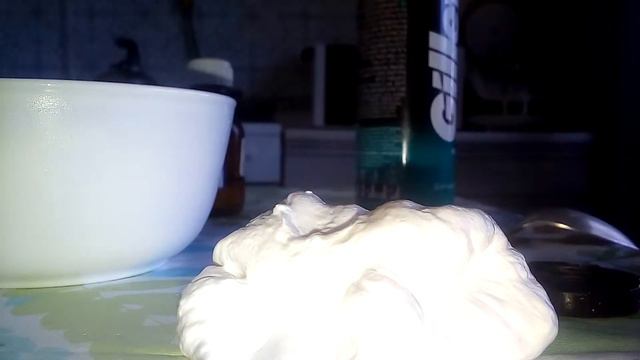 Слайм из пены для бритья и клея пва с тетробонатом.:-P смотреть онлайн