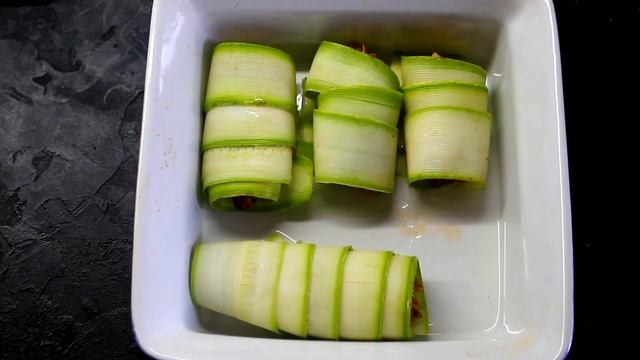 Умопомрачительные Рулетики На УЖИН! Рулетики из Кабачков с Начинкой смотреть онлайн