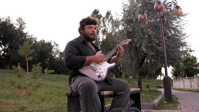 Медведь играет - Petite fleur