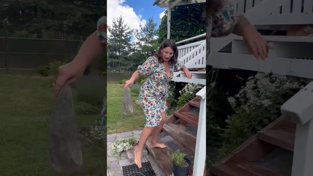 Сказали, что еще есть лестница на второй этаж. #дача #ladysv #отдыхнадаче смотреть онлайн