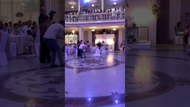 платье со шлейфом для девочки на торжественное мероприятие #платьедлядевочки #свадьба #детимодели смотреть онлайн