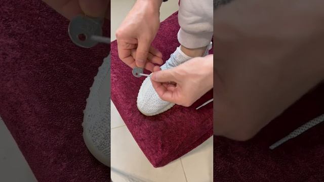 Куда положить ключ если нет карманов | Лайфхаки от Нечетова | nechetoff | ПОДПИШИСЬ ⬇️? #shorts смотреть онлайн