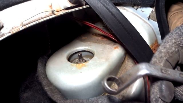 СЛОМАЛО ПРУЖИНУ! ЗАМЕНА ЗАДНЕЙ СТОЙКИ НА ВАЗ 2110. КАК СНЯТЬ СИДЕНЬЕ? смотреть онлайн