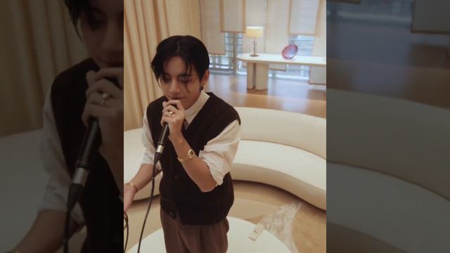 Искусство без границ Kim Taehyung с новой версией сингла #v_fri_end_s #fri_end_s_v #thv #v #kimtae