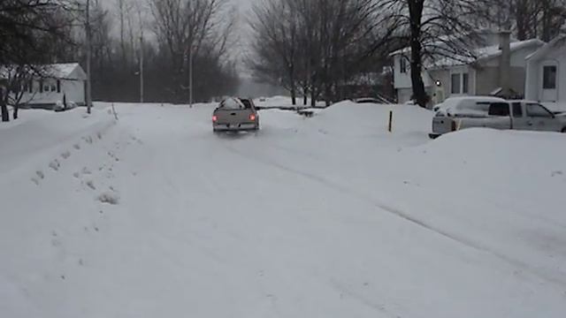 4X4 vs. Rear Wheel Drive смотреть онлайн