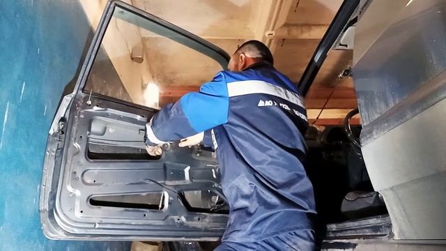 Как заменить стеклоподъемник на ВАЗ 2113?Полное видео . смотреть онлайн