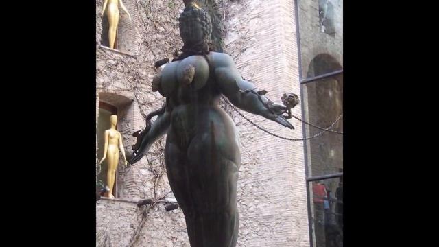 Salvador Dali Museum in Figueres, Catalonia, 2007 смотреть онлайн