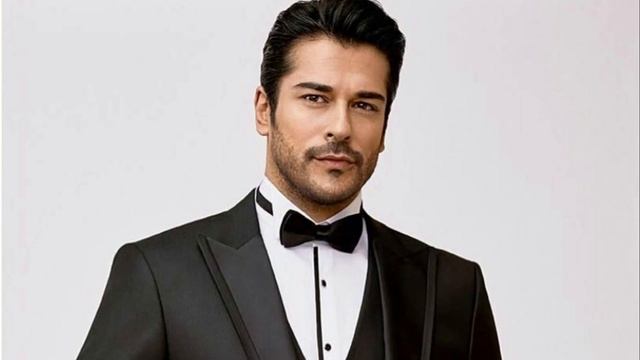 Бурак Озчивит самый популярный Турецкий актер смотреть онлайн