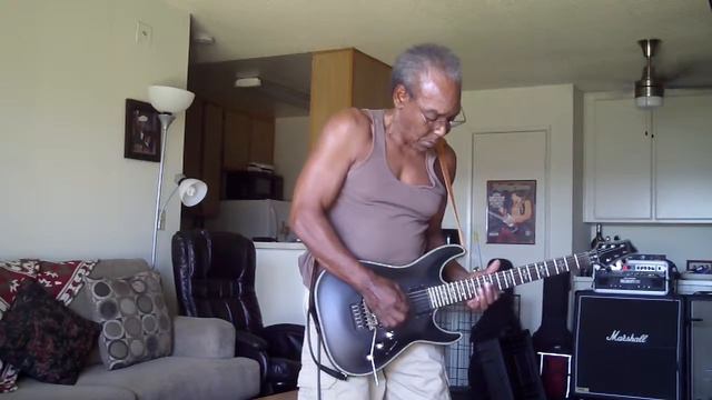 Schecter Hellraiser Passive Black W/FR смотреть онлайн