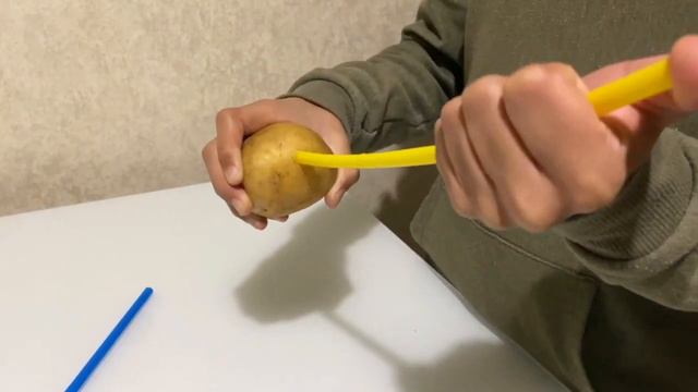 СОЛОМИНКА И КАРТОФЕЛЬ смотреть онлайн