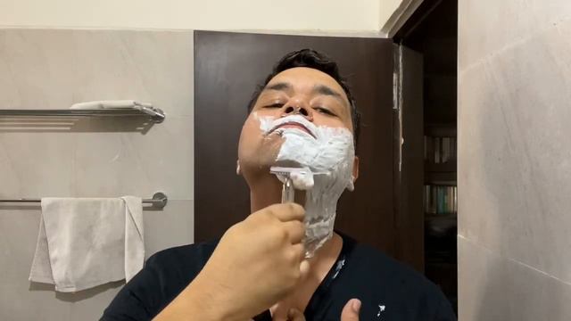 VICCO Turmeric-S Shaving Cream And Pearl L-55 (Closed Comb) Razor Review. Vlog#14