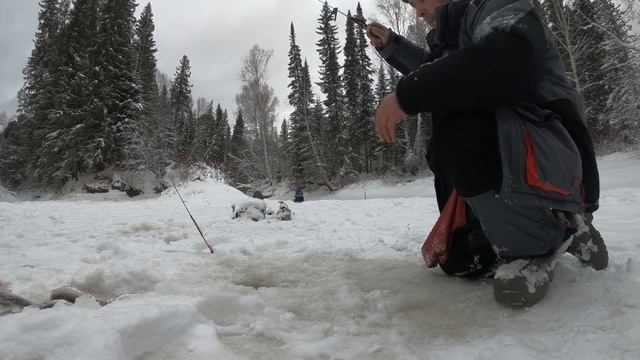 Зимняя рыбалка на реке " Канда " 15.01.2020 смотреть онлайн