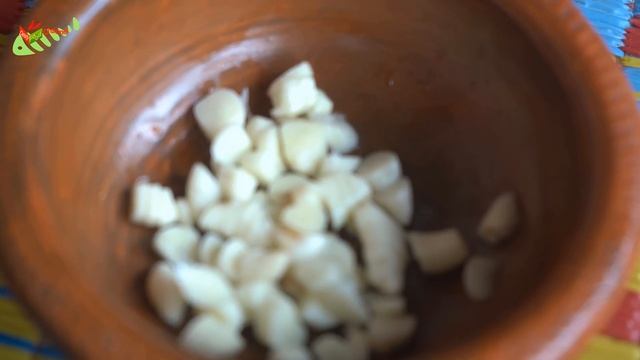 Harvesting Honey From Honeycomb !!! Honey Chicken Recipe – Honey Harvest from Giant Honeybees смотреть онлайн