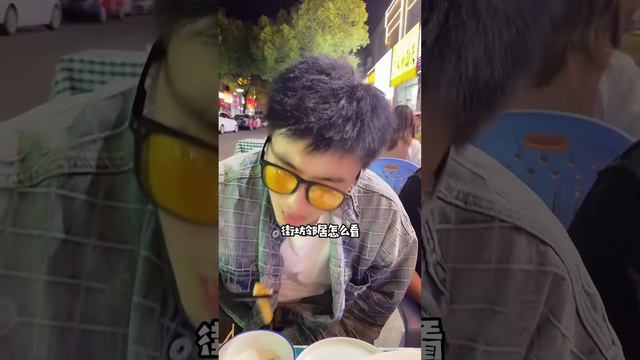 夢見女友和我要節日禮物，一覺醒來發現自己送禮物的資格都沒有，收拾東西準備離開了！【趙大慧】 смотреть онлайн